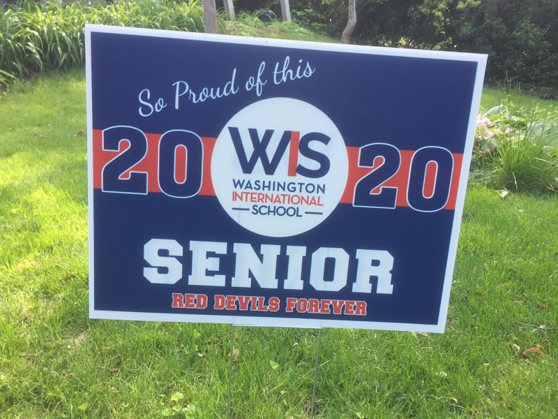 lawn sign congratulating the 2020 graduating class