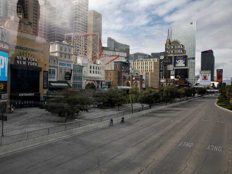 A picture of businesses on the Las Vegas Strip. 