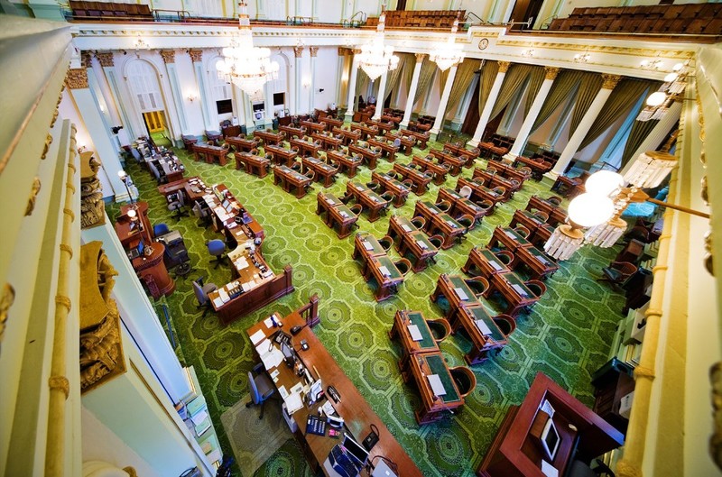The inside of the California legislators building.
