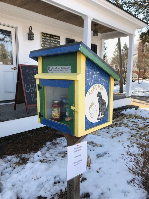 Image of a free little library.